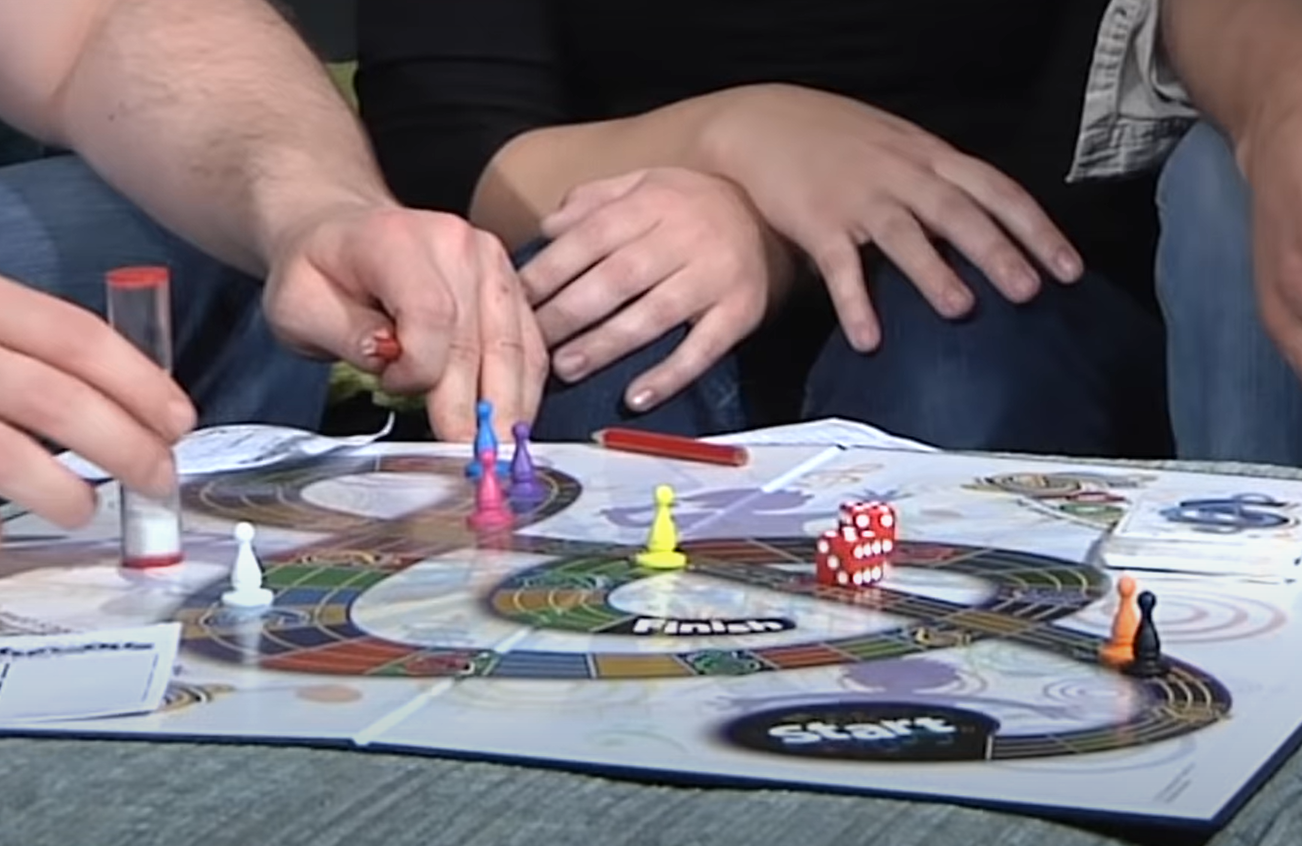 Top 5 Best Board Games for 11 Year Olds [2022 Review] Jenga Game